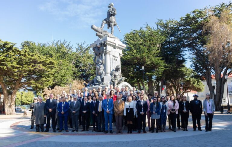 Lee más sobre el artículo Colombia reafirma su compromiso con la ciencia y la cooperación regional en foro antártico latinoamericano